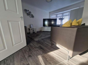 2 Bed House Central Between Glasgow & Edinburgh